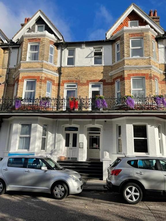 OYO The Lodge Bournemouth — photo 3