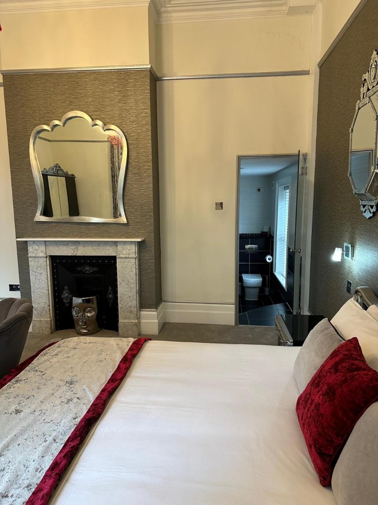 Derby Manor — photo 3