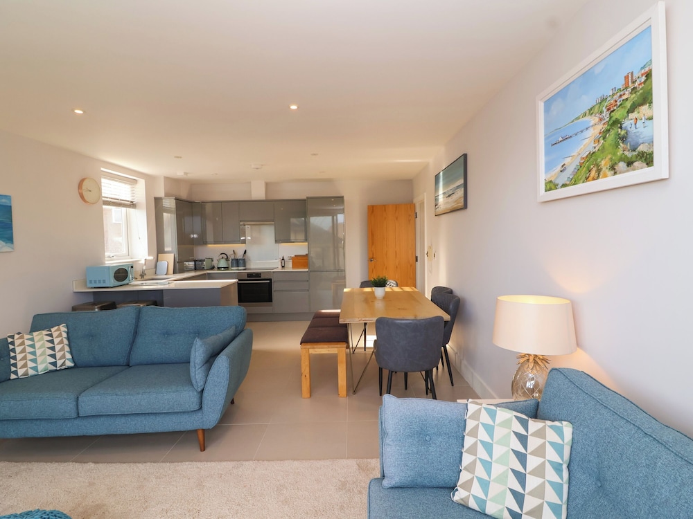 7 Warren Edge Close — photo 3