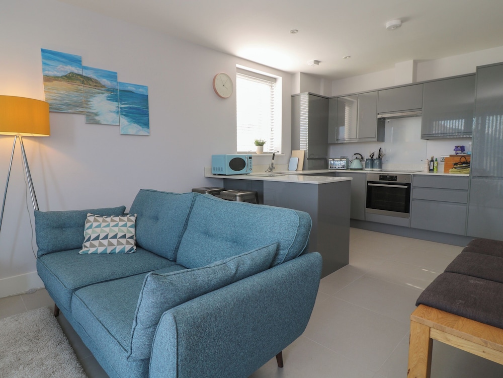 7 Warren Edge Close — photo 4