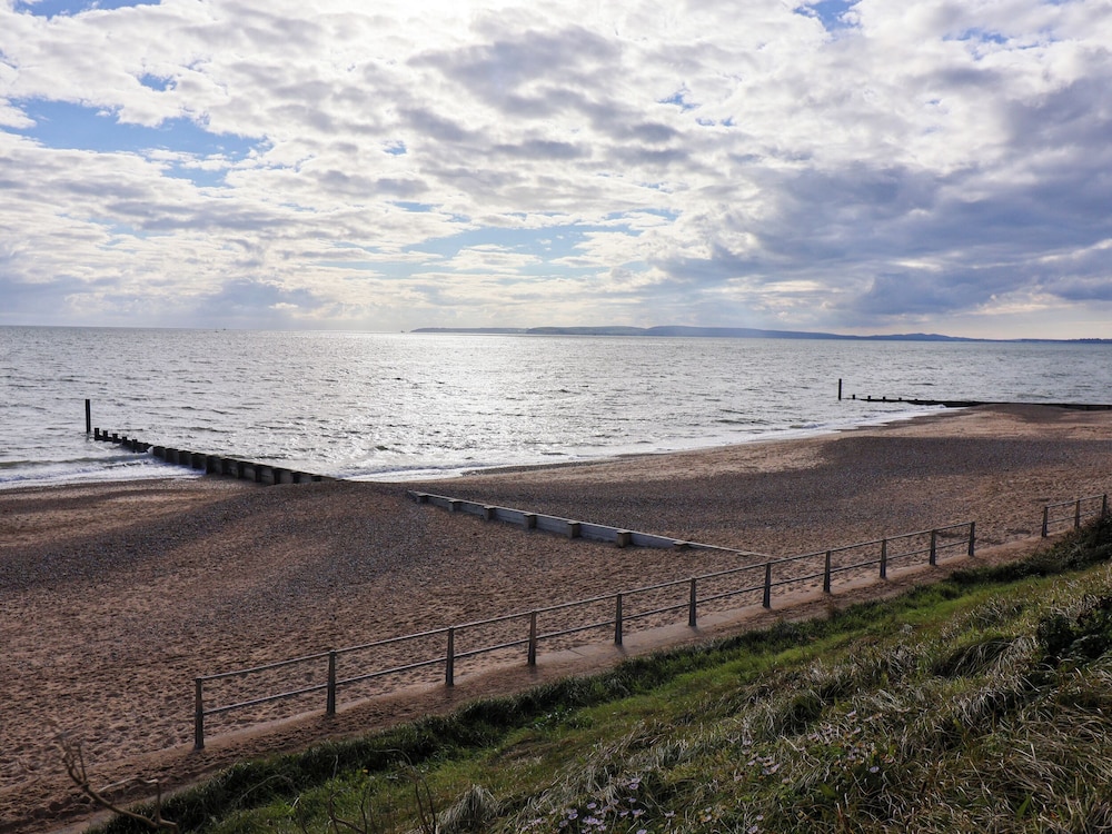 7 Warren Edge Close — photo 7