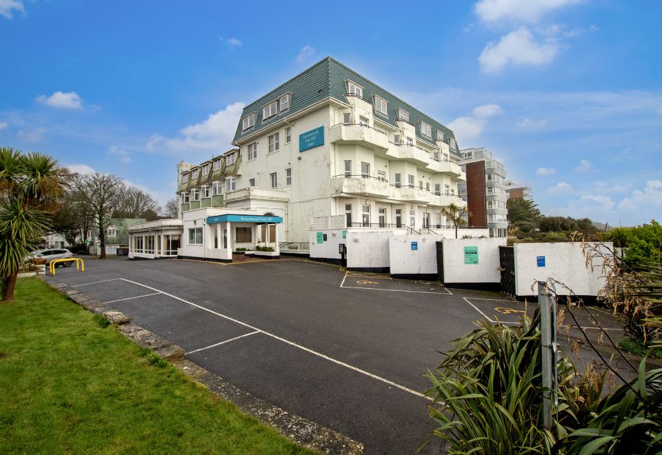 Bournemouth East Cliff by Belvilla